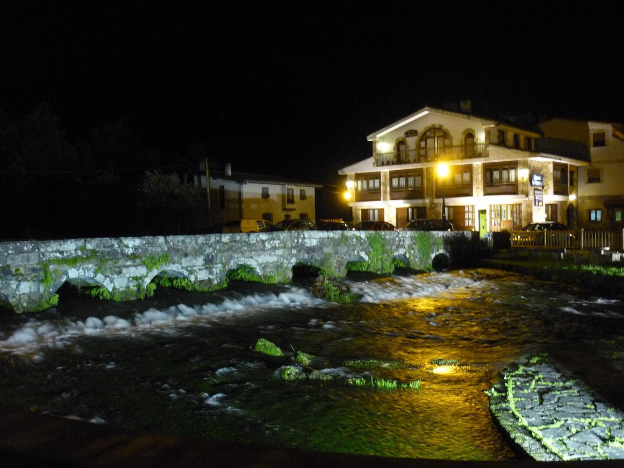 La Fuentona De Ruente Hotel Exterior photo